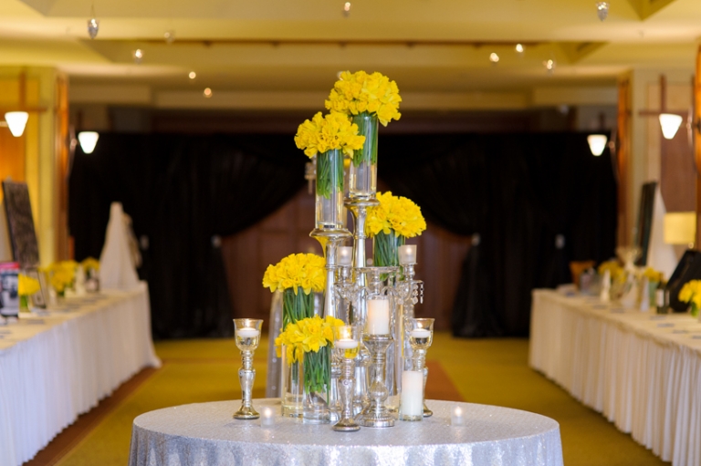 Daffodil Center Piece