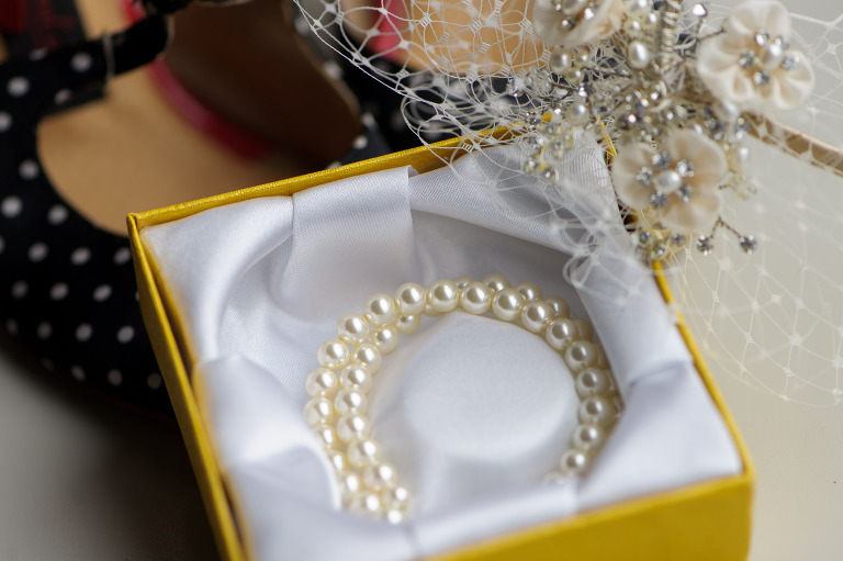 Pearl jewelry for bride